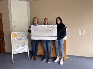 Der VULKAN Hopfensport übergibt einen Scheck mit einer Spendensumme von 2.000 € an die Elterninitiative krebskranker Kinder e.V.